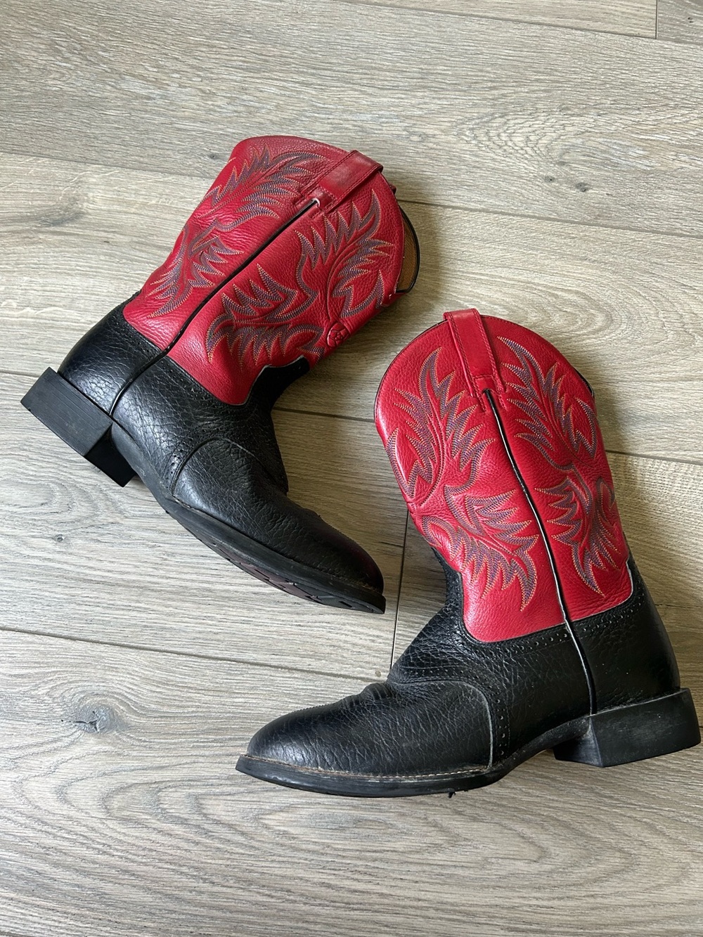 Ariat Men's Red/Black Premium Leather Embroidered Western Cowboy Boots Size 9.5D